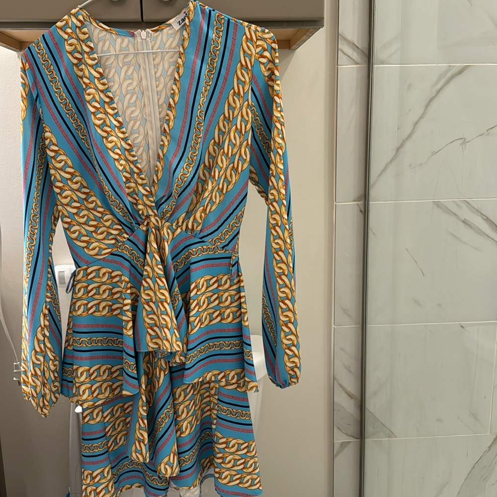 ZACK dress size 6. Worn once with tie waist